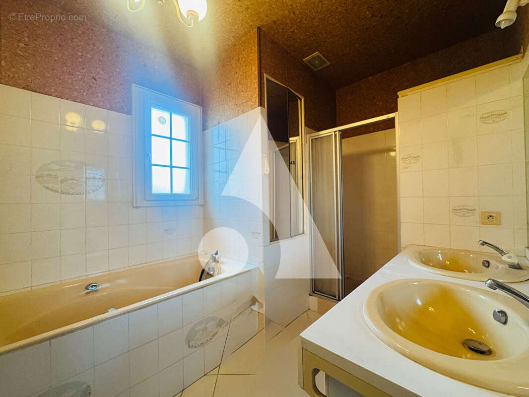 Maison à LA GENETOUZE