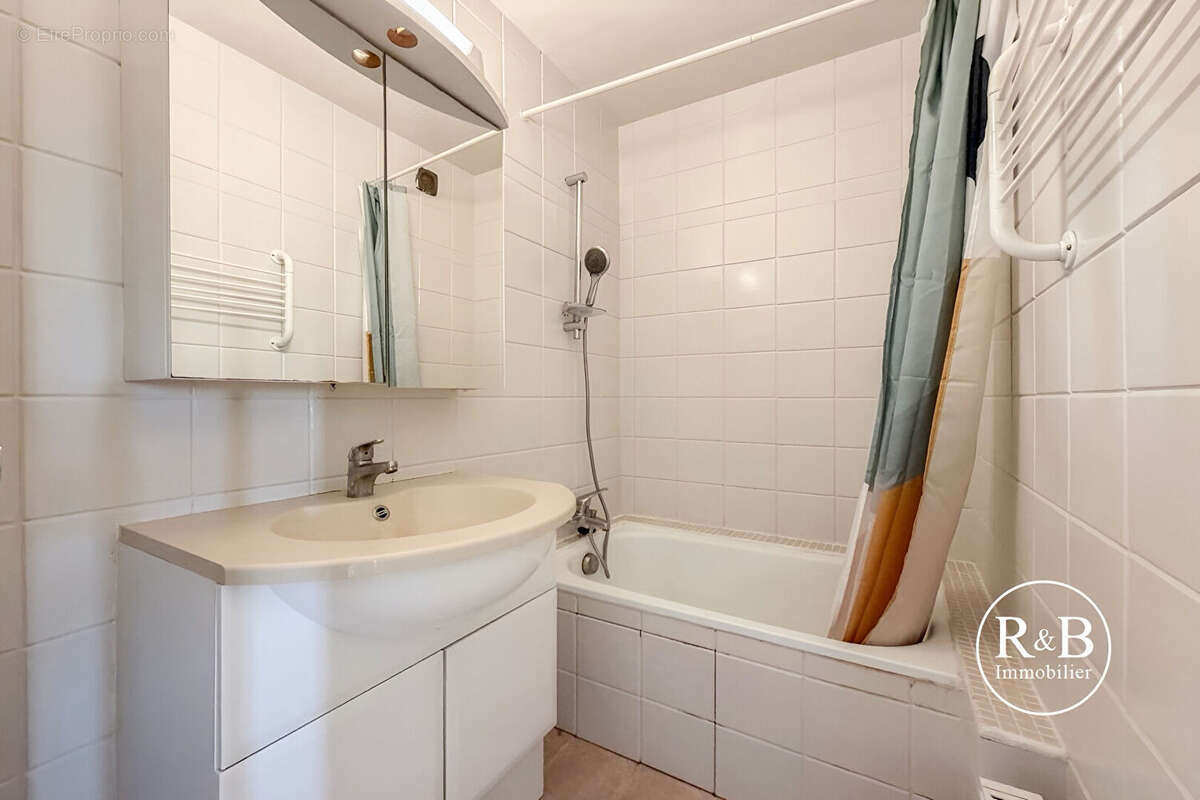 Appartement à LES CLAYES-SOUS-BOIS