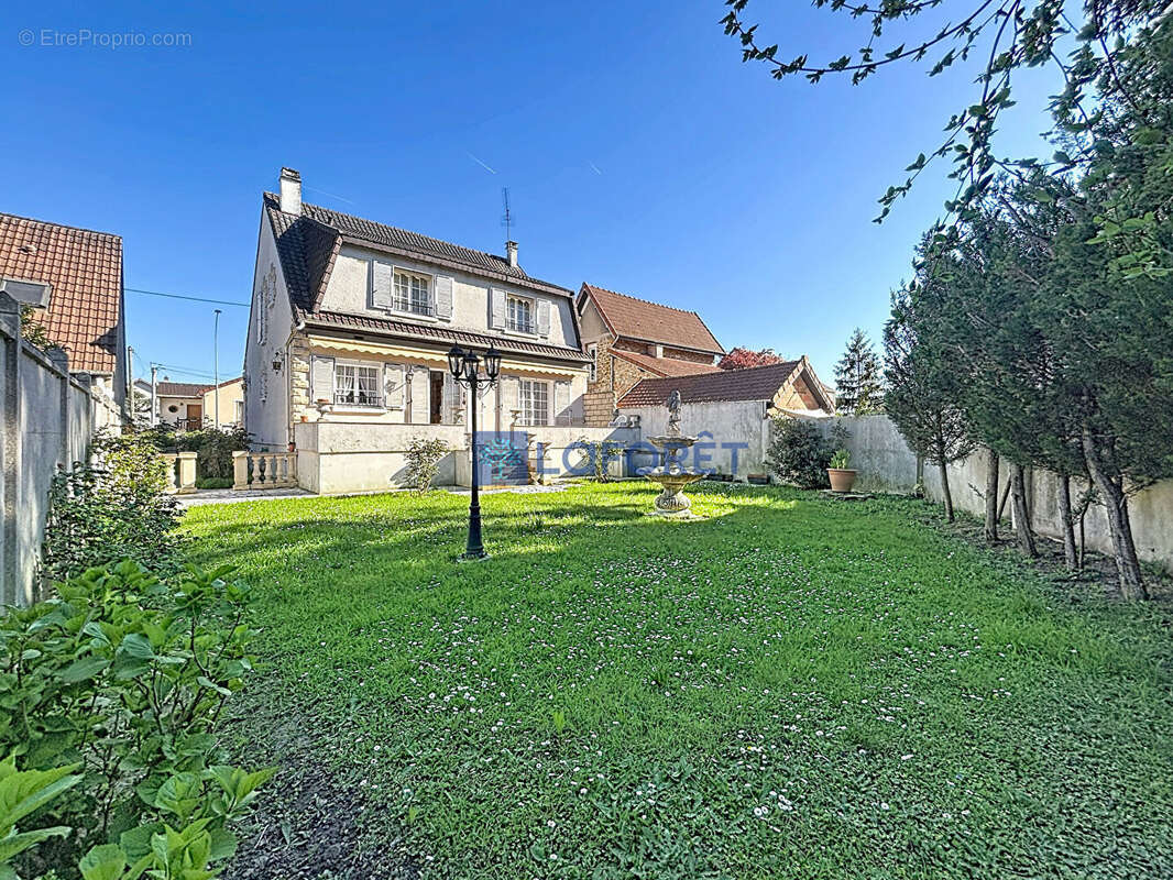 Maison à SAVIGNY-SUR-ORGE