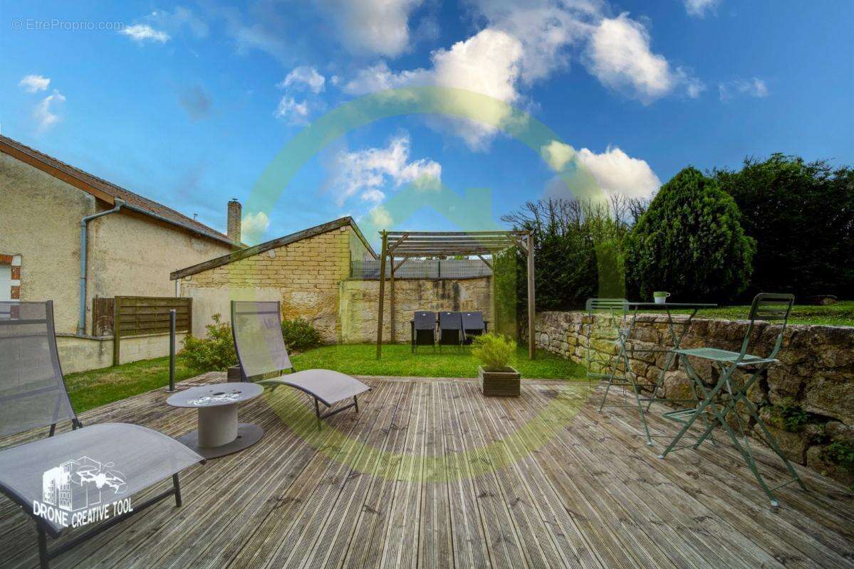 Maison à LAMORVILLE