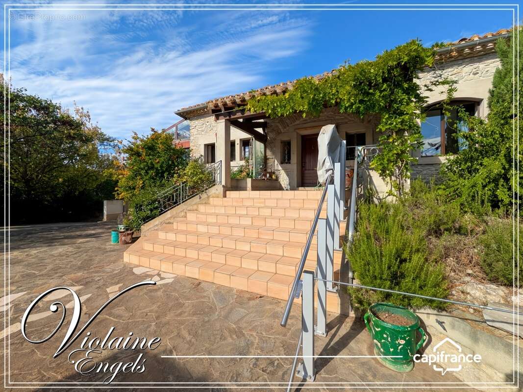 Grande maison familiale avec dépendances, piscine et vaste atelier à Pépieux (Aude – Minervois) - photo 9