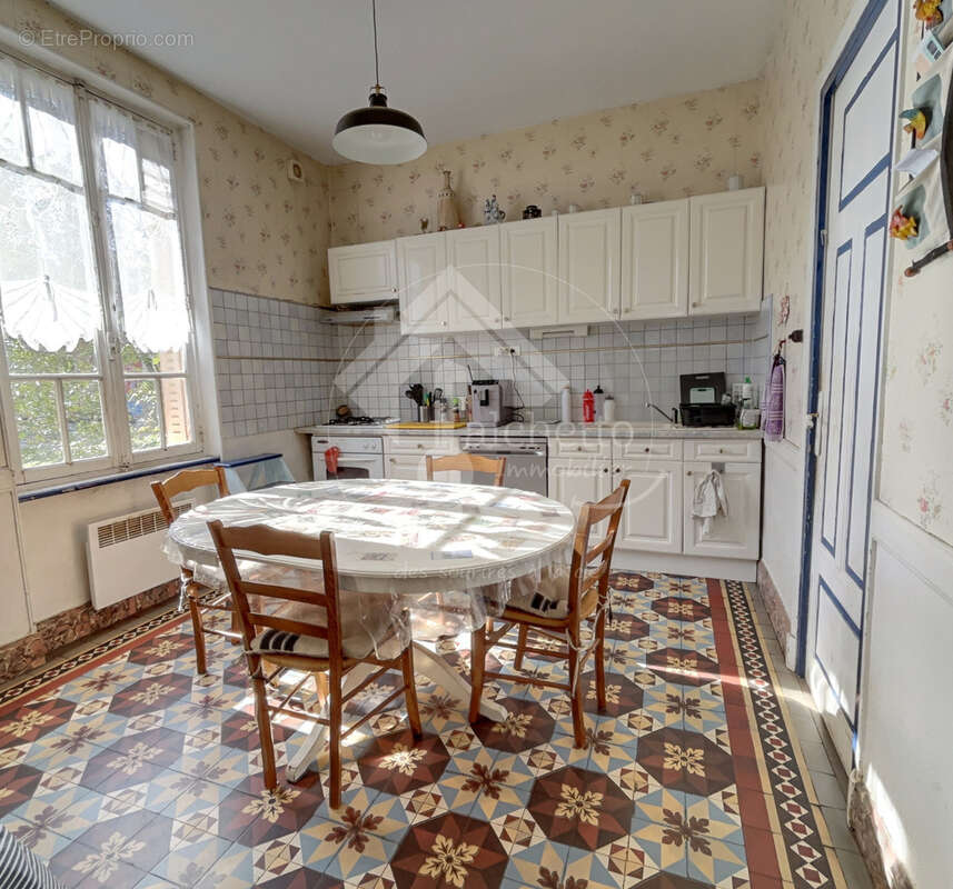 Maison à PUY-GUILLAUME