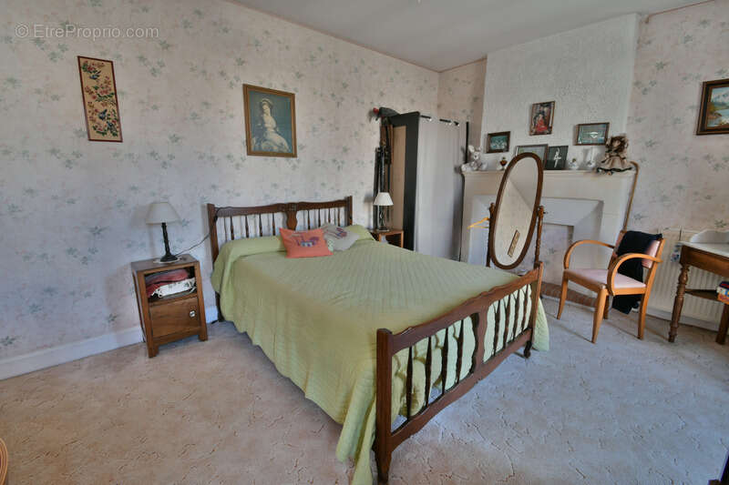 Maison à LES NOUILLERS