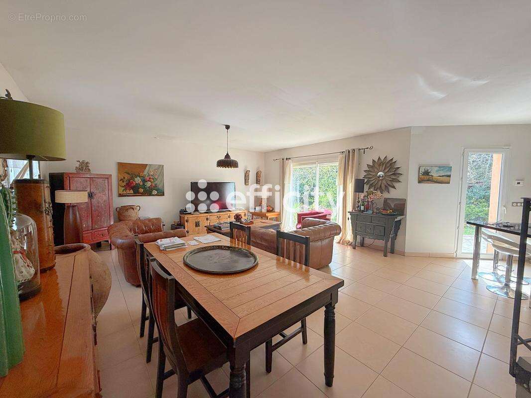 Maison à NANS-LES-PINS