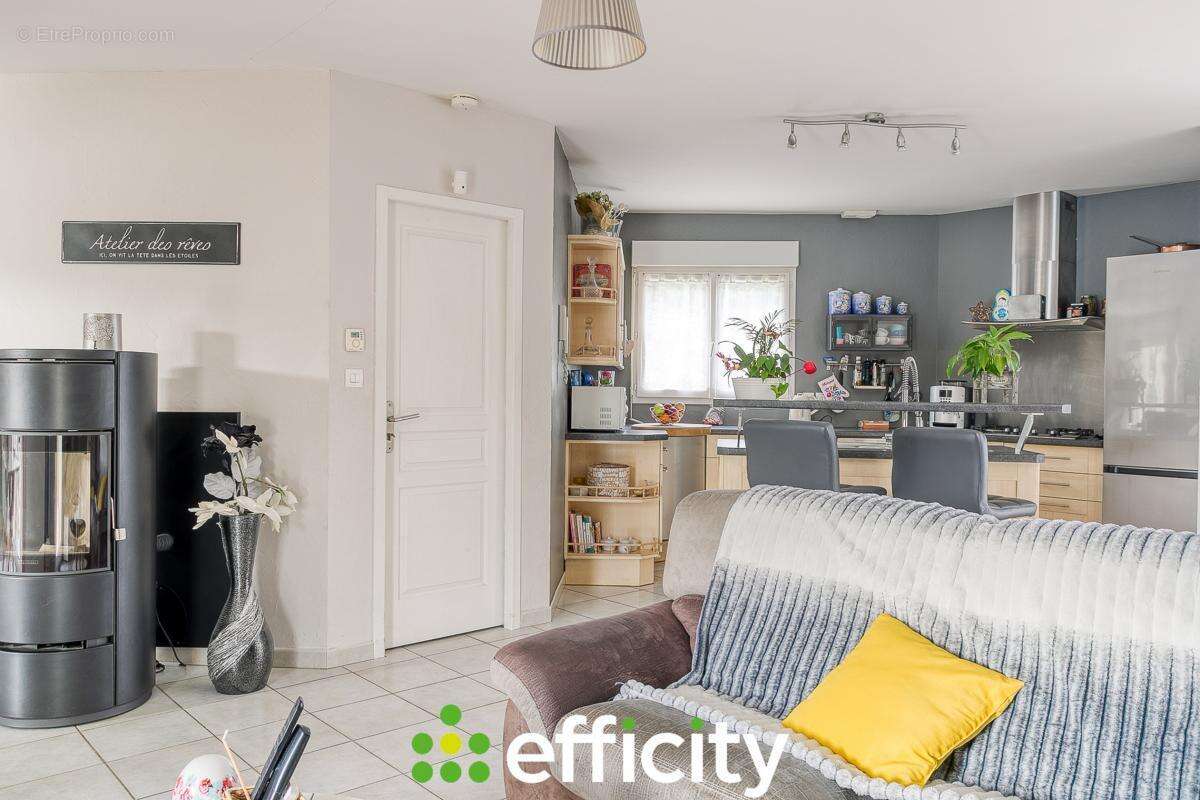 Maison à AUBERIVES-SUR-VAREZE