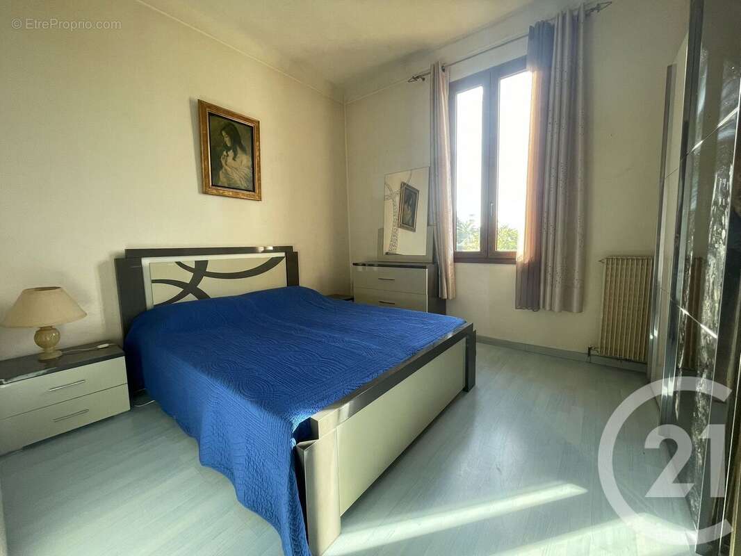 Maison à SAINT-LAURENT-DU-VAR