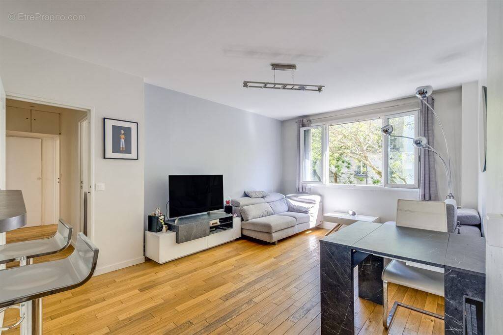 Appartement à PARIS-20E
