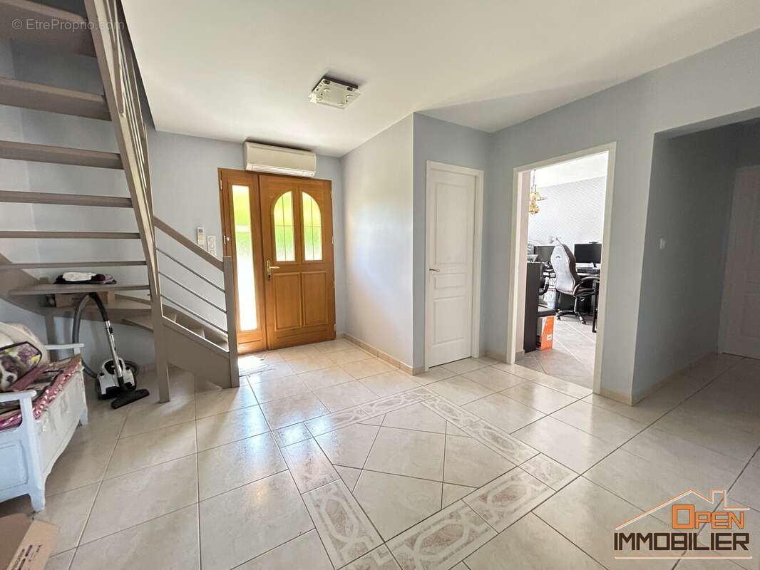 Maison 206 m² à Simeyrols  - photo 486