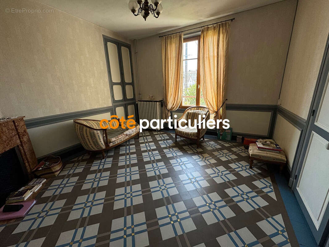 Maison à FLEURY-LES-AUBRAIS