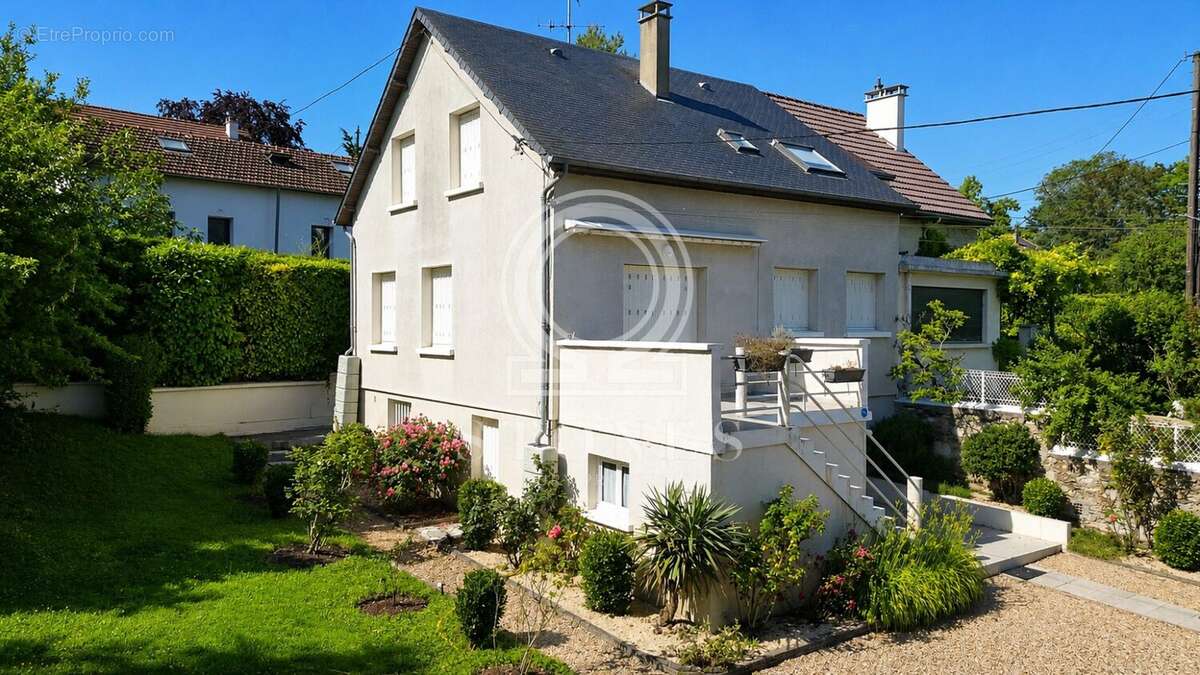 Maison à BOUGIVAL