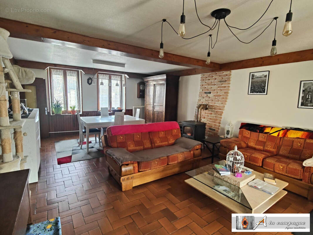 Maison à ARS-LES-FAVETS