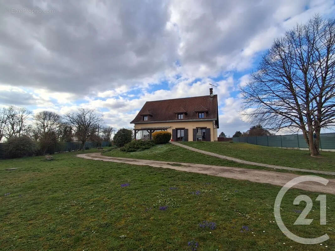 Maison à SEMENTRON