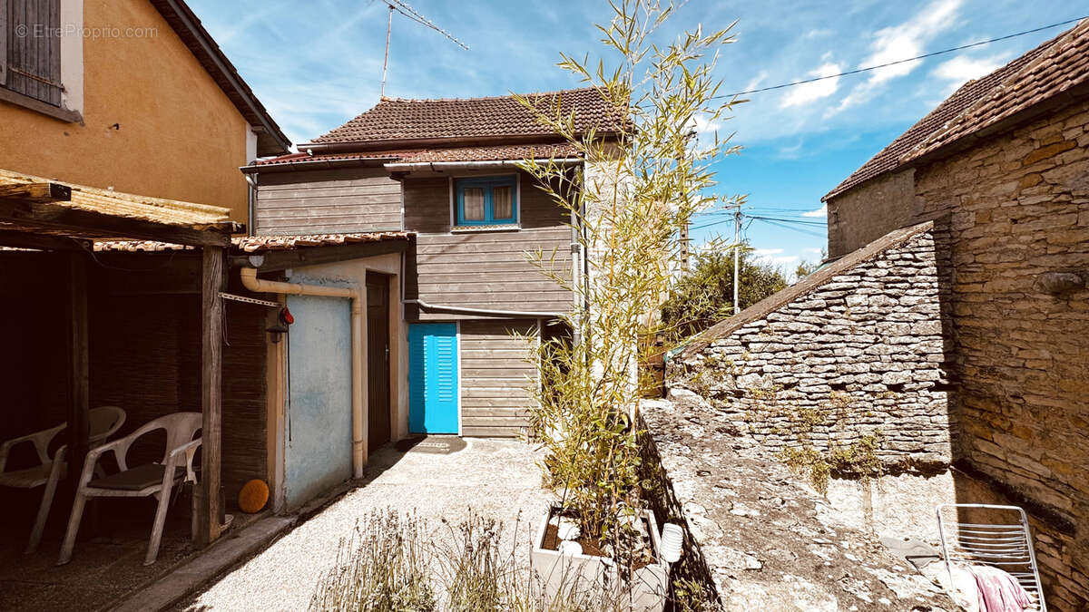 Maison de campagne à Massangis au prix de 55 000 € F.A.I - photo 18