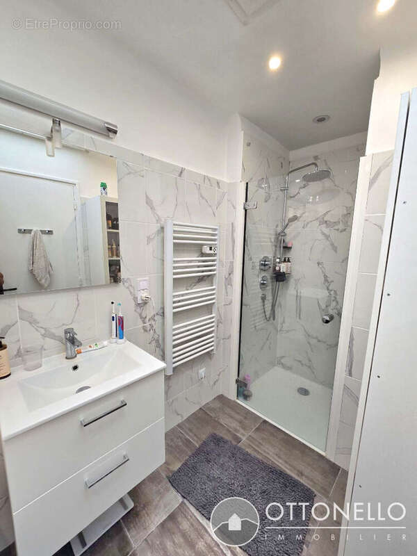 Appartement à PUGET-SUR-ARGENS