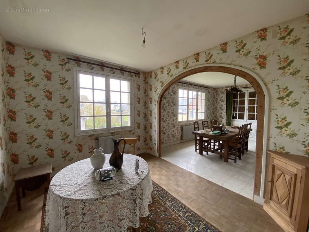 Maison à LONGUES-SUR-MER