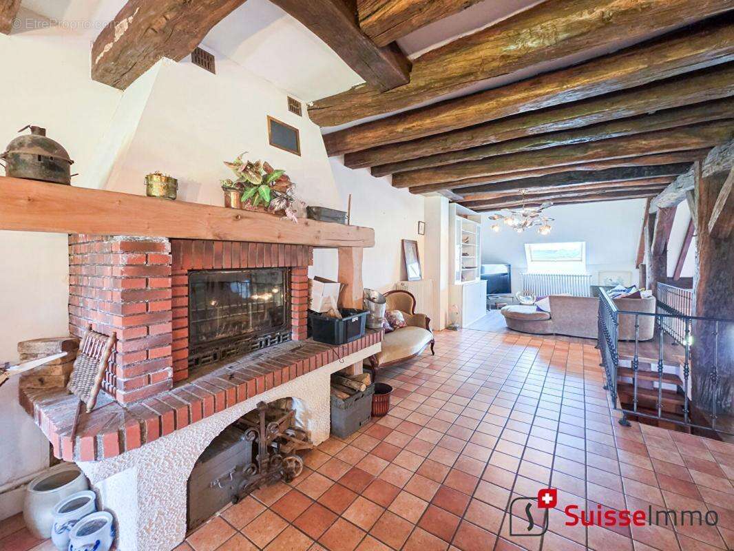 Maison à VALLEROIS-LE-BOIS