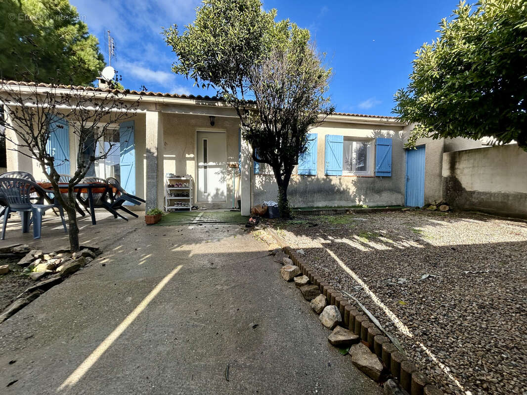 Maison à UCHAUD