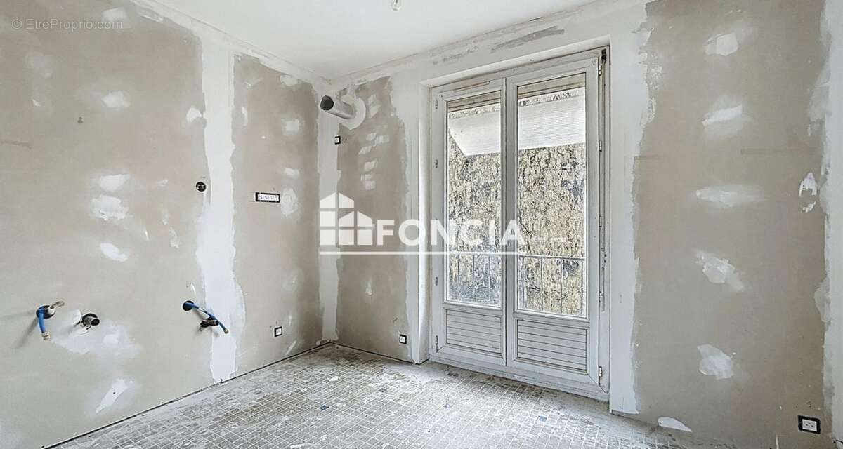 Maison à SAINT-SULPICE-LAURIERE