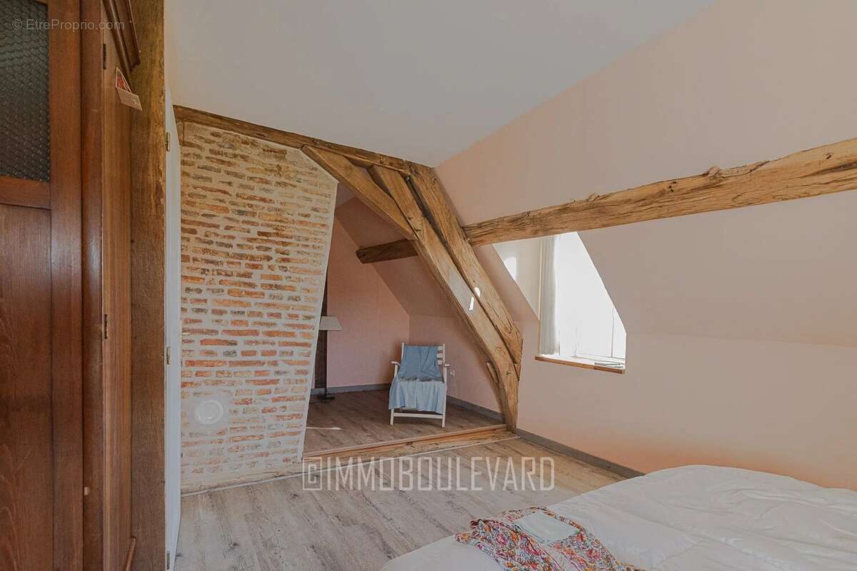 Maison à BOUSSAC-BOURG