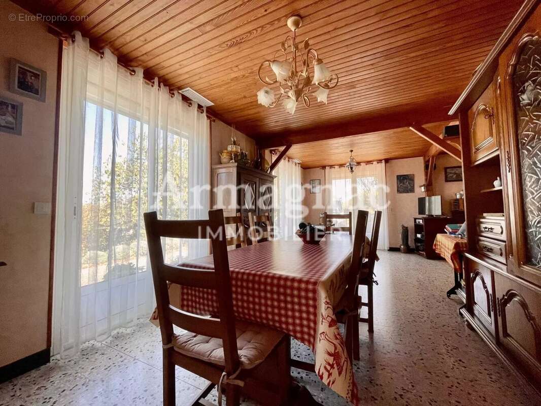 Maison à VALENCE-SUR-BAISE