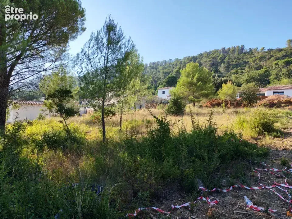 Terrain à CAMPS-LA-SOURCE