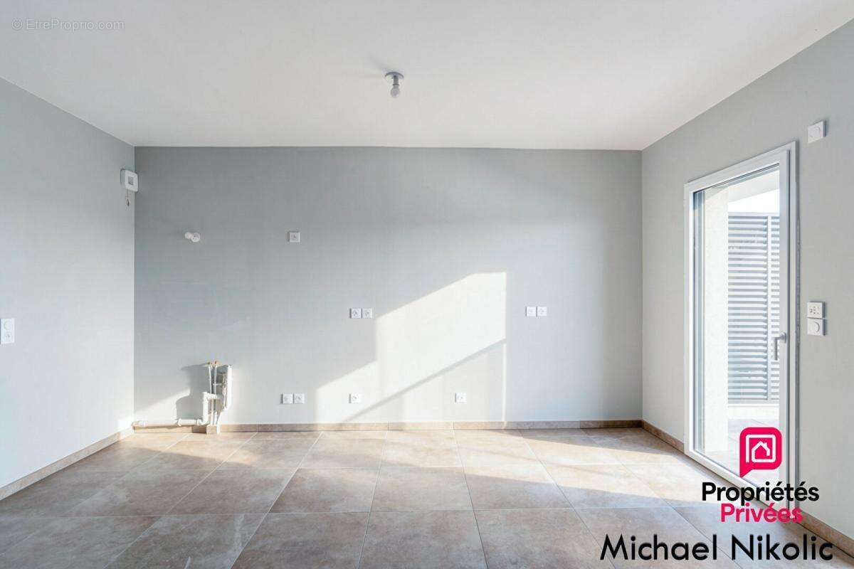 Appartement à CHARBONNIERES-LES-BAINS