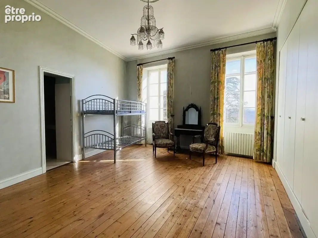 Superbe château avec vue panoramique, élégance et charme - photo 11