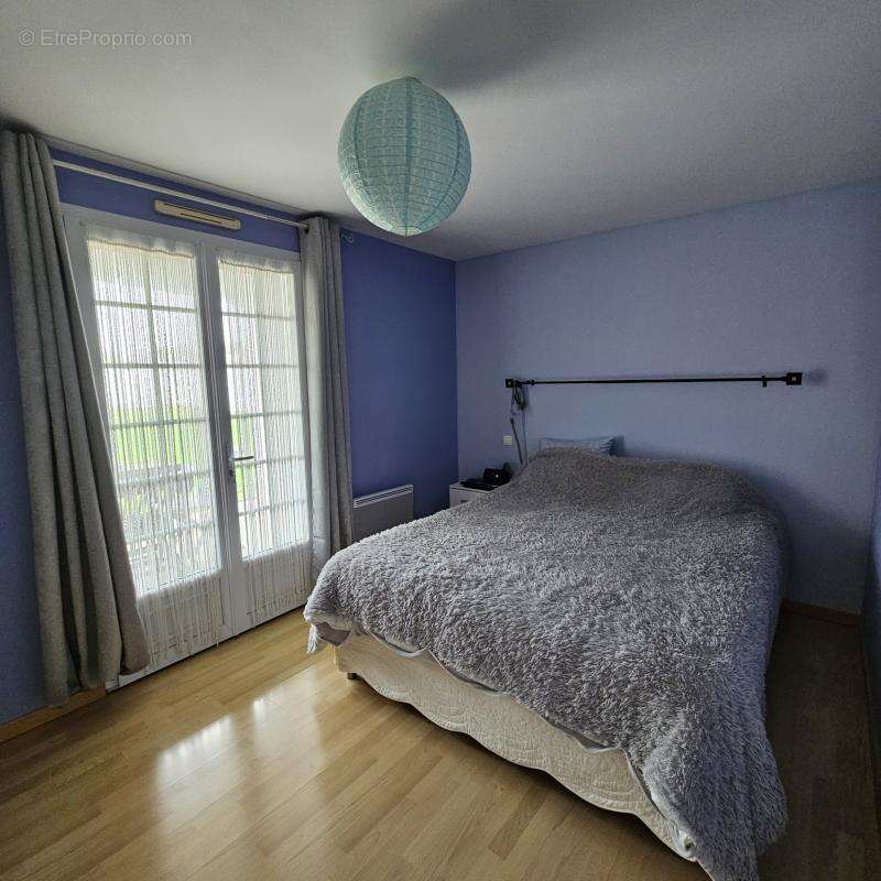 Maison à CHAMPAGNE-LES-MARAIS