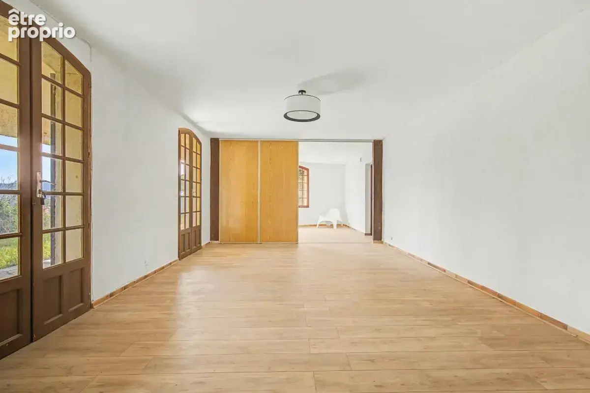 Maison de caractère avec vue panoramique - Fort potentiel - photo 18