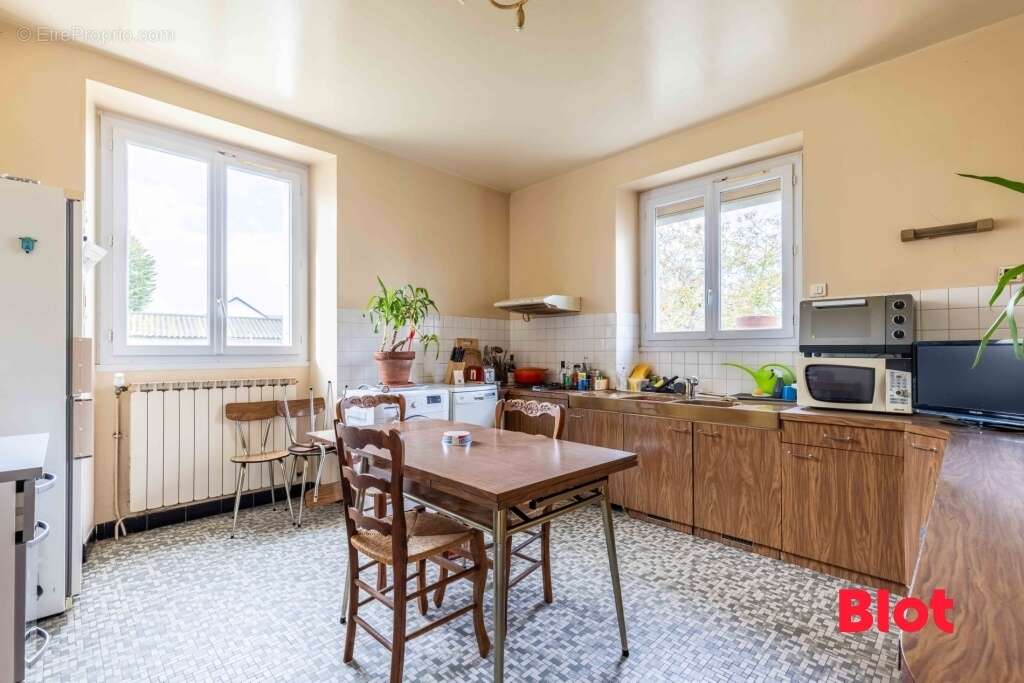 Maison à VERN-SUR-SEICHE