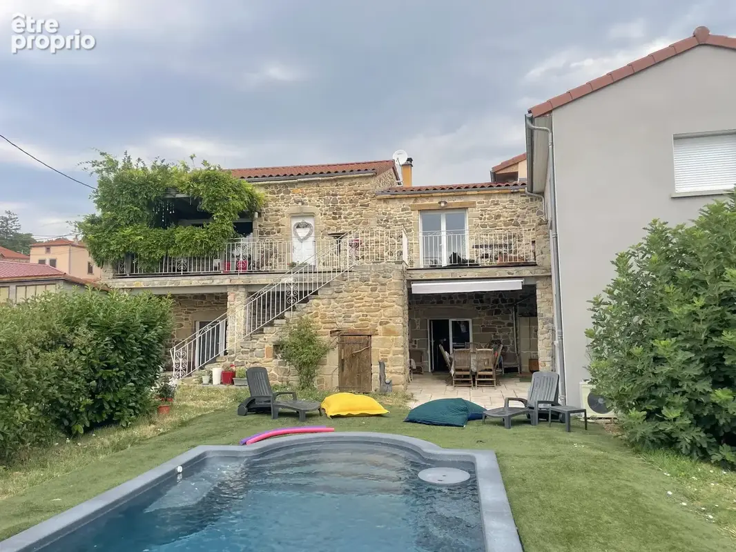 Maison 8 pièces 252 m² à vendre à Saint-Babel (63500) - photo 2