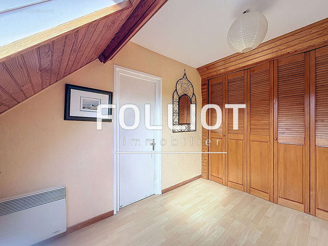 Maison à DONVILLE-LES-BAINS