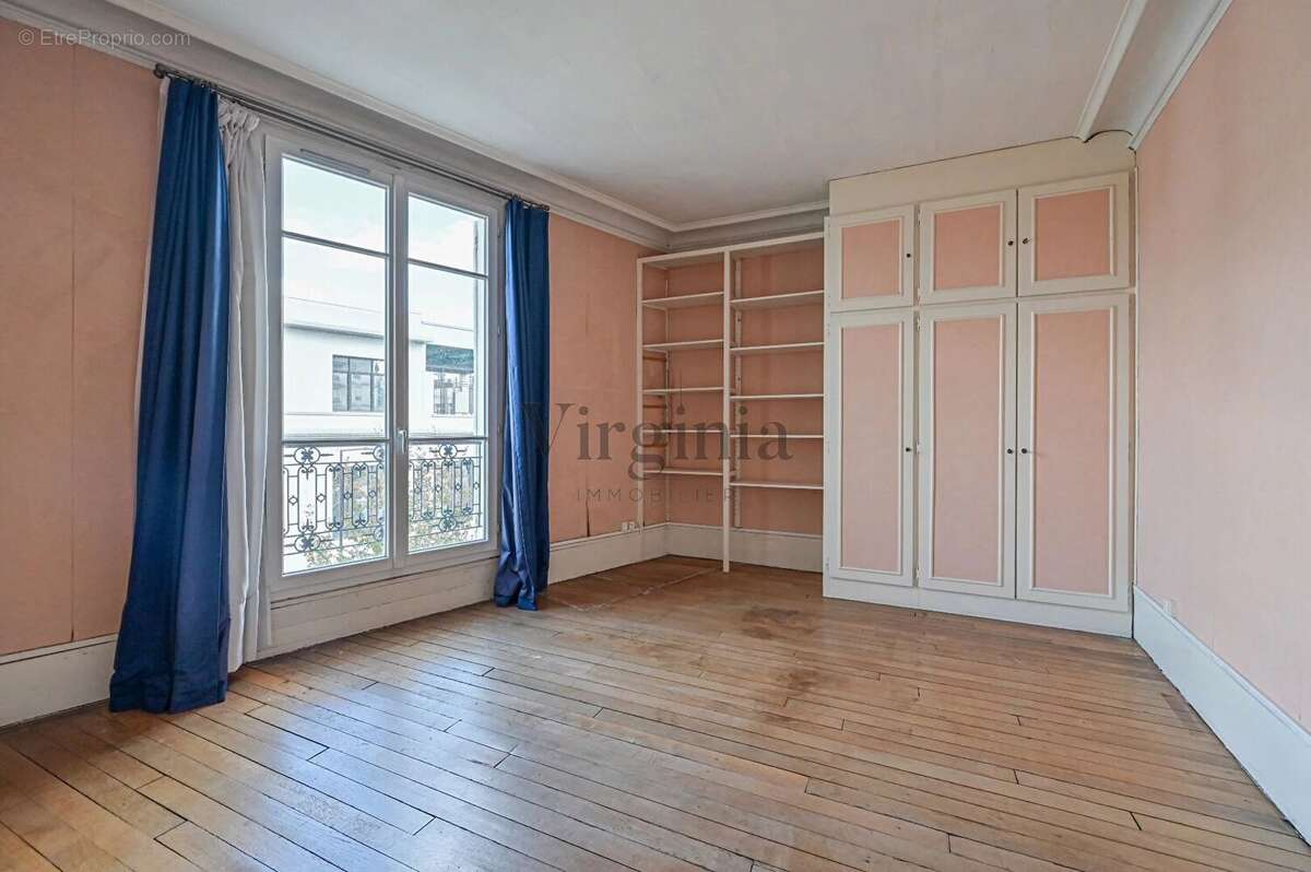 Appartement à CHARENTON-LE-PONT