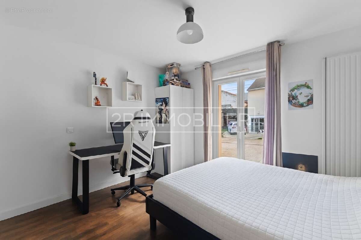 Maison à BUSSY-SAINT-GEORGES