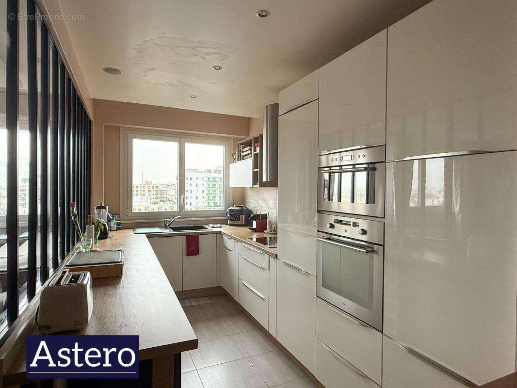 Appartement à COURBEVOIE