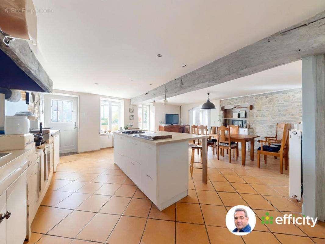 Maison à LAPEYROUSE