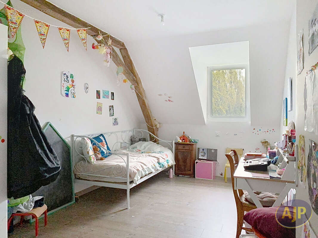 Maison à GRUGE-L'HOPITAL