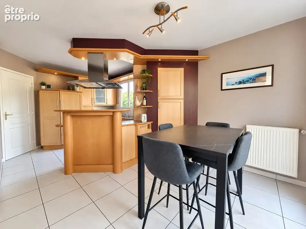 Maison à vendre 7 pièces BONCHAMP LES LAVAL (53) - photo 5