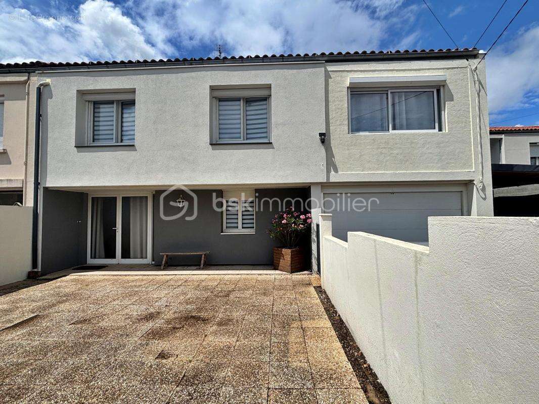 Maison à FONTENAY-LE-COMTE