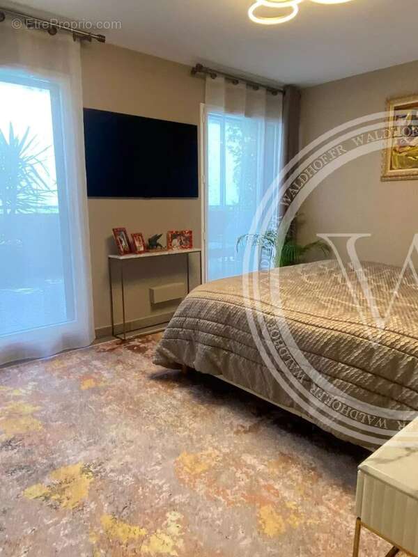Appartement à EZE