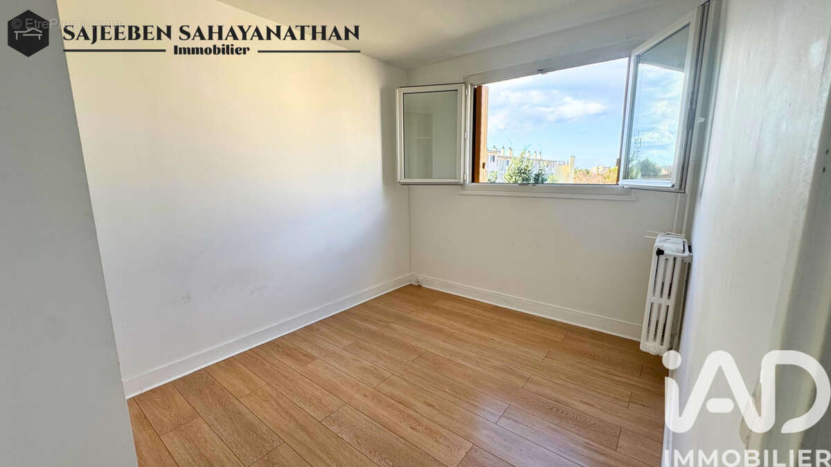 Appartement 63 m² à Les Clayes-Sous-Bois  - photo 8