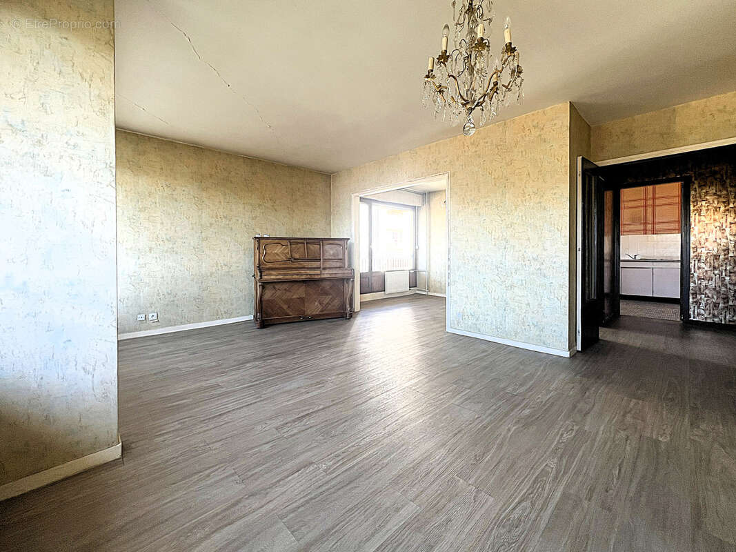 Appartement à SAINT-ETIENNE