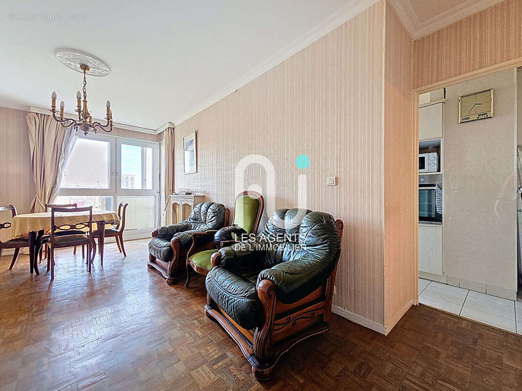 Appartement à VILLENEUVE-LA-GARENNE