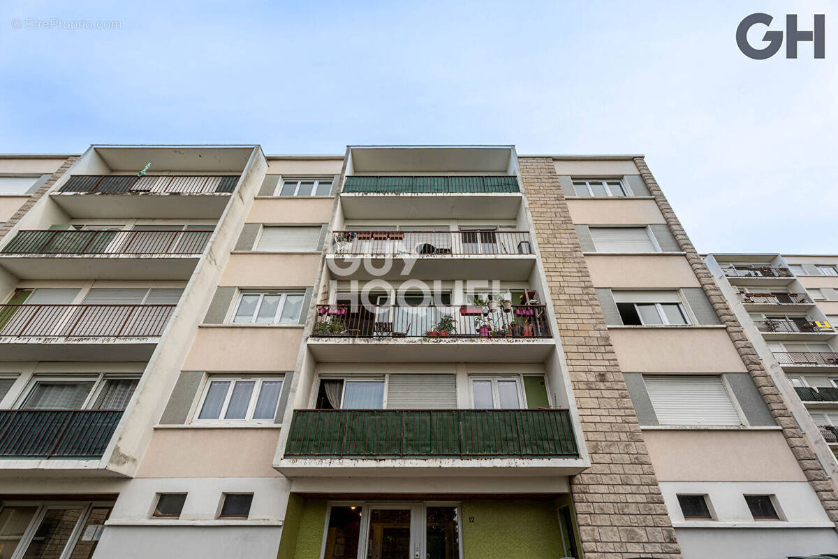 Appartement 5 pièces 101 m² · à Viry-Chatillon · 101,4 m² · 240 000 €