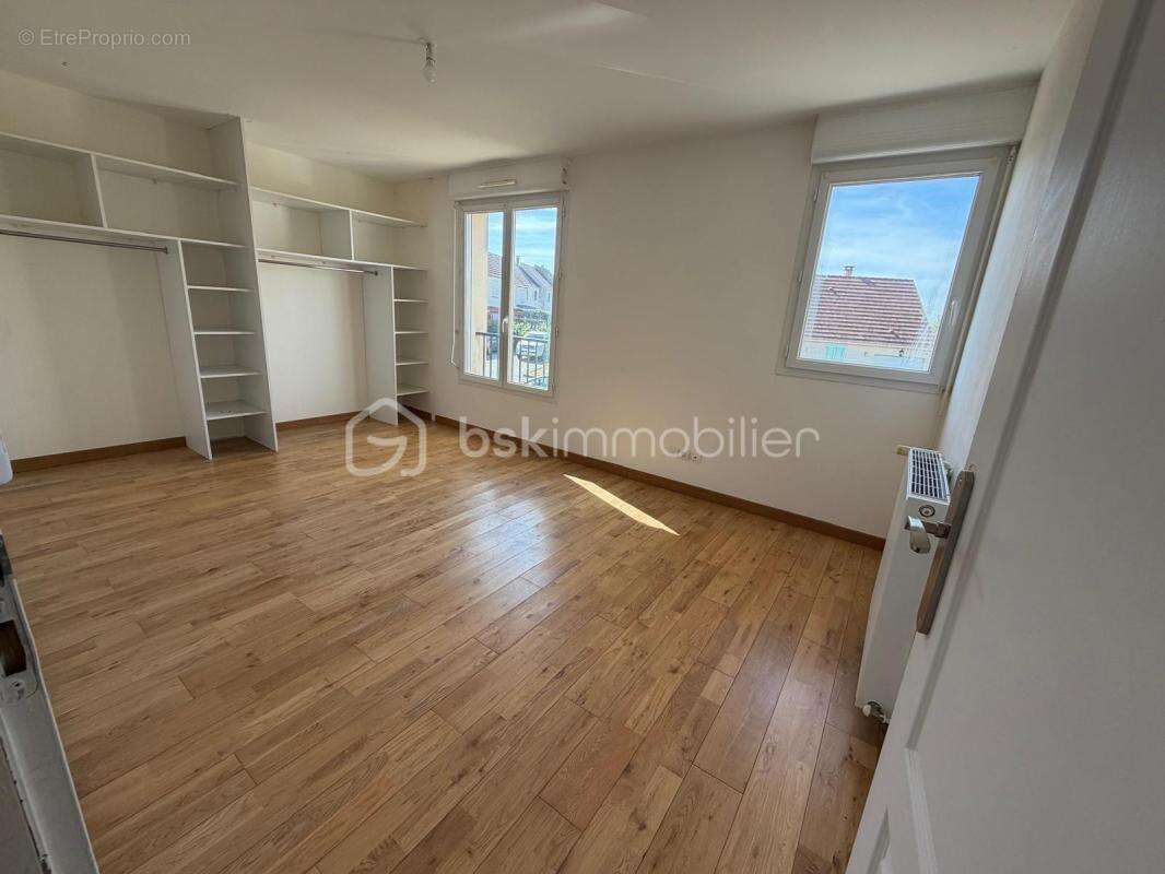 Maison familiale récente – 5 chambres – Pompe à chaleur – À 2 minutes de la gare d'Auneau - photo 11