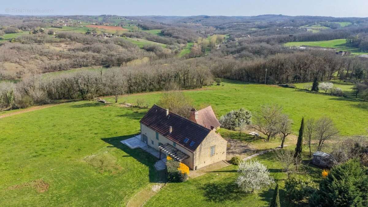 Maison à SALVIAC