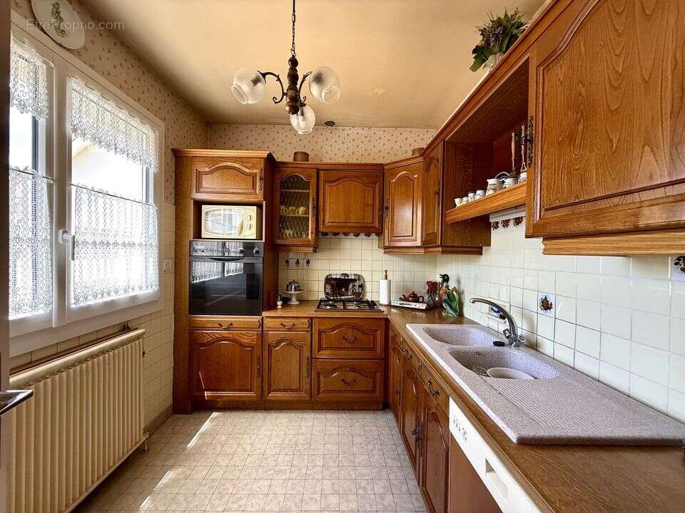 Maison lumineuse avec appartement indépendant - Proche - photo 2