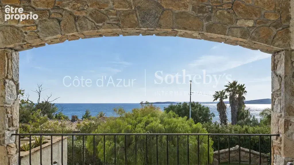 Maison à LES ISSAMBRES