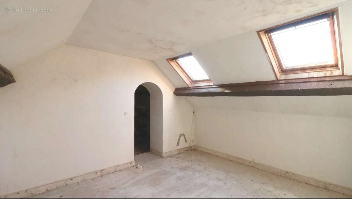 Maison à LA GUERCHE-SUR-L'AUBOIS