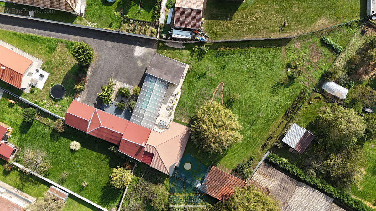 Villa de plain-pied 6 pièces avec piscine couverte, garage, carport et terrain - photo 18